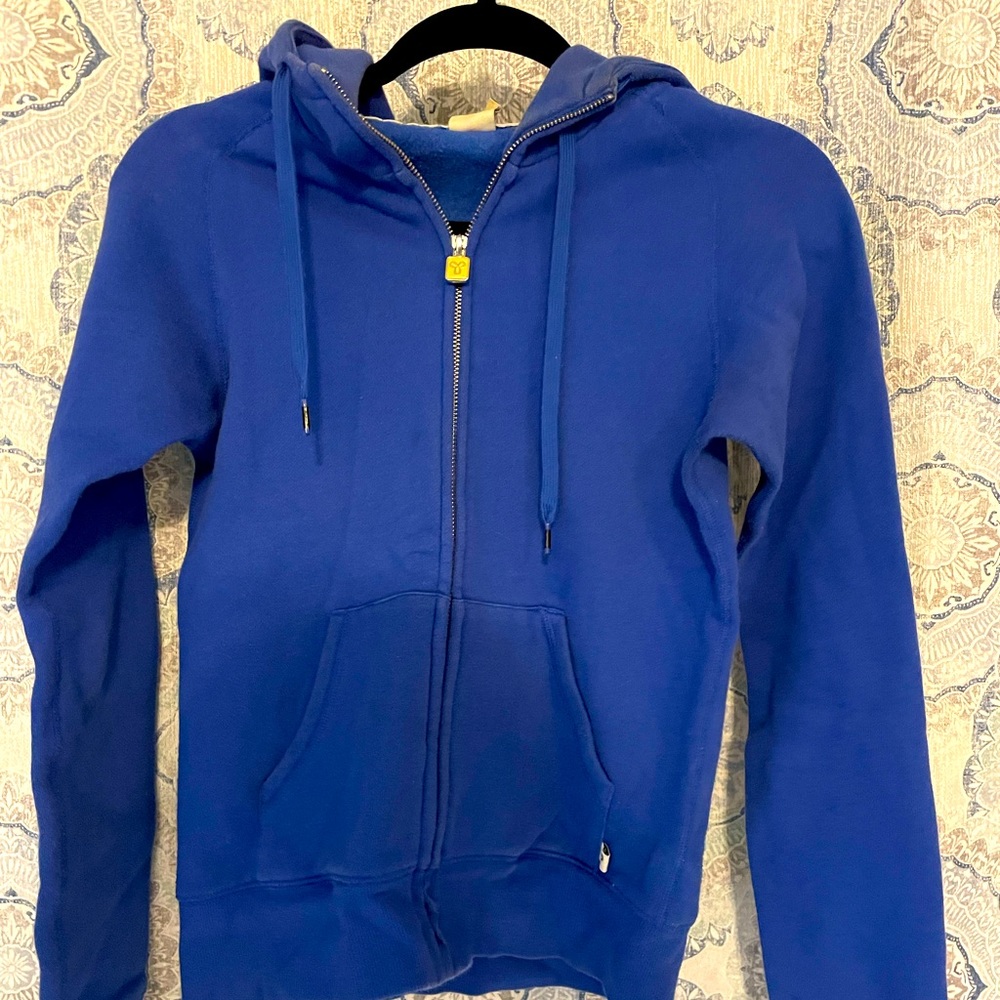 💙Beautiful Blue TNA (Aritzia) zip up hoodie